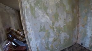 #КонстантинЫч / Выпуск № 3 / Что делать со стенкой? / Ремонт в Хрущевке / Снял весь паркет!