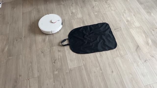 Робот-пылесос Xiaomi S10+. Работа датчиков перепада высоты смотреть онлайн