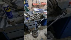 Замена передних амортизаторов Kia Mohave