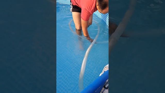 Как почистить бассейн не сливая воду! БЕЗ ХИМИИ!!! Легко!!!