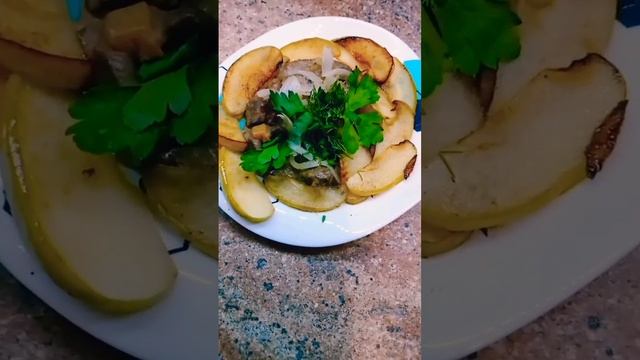 Куриная печень с яблоками. Вкусно и полезно.