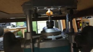 Микролифт на фрезере Hammer FRZ2200 premium