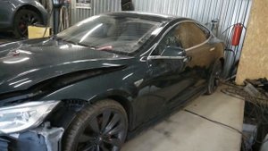 Ремонт заднего крыла и бампера Tesla model S.
