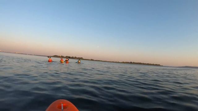Каяк на Волге. Красивый закат на Волге. Kayaking