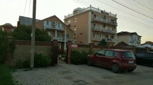 Крым. Феодосия. с.Береговое, пер. Лазурный, сплошные гостиницы.