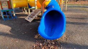 Огромная детская горка труба- последний день осени 2019