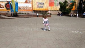 Классики или "классы" старинная детская игра.