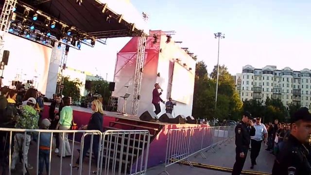 Развлекаемся как можем-Петр Малюгин! смотреть онлайн