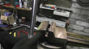 Разбираем передний амортизатор