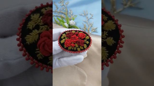 Red roses embroidered collar brooch pin. Вышитая брошь красные розы 🥀🥀🥀