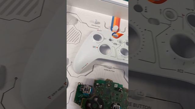 Starfield - Tear Down Controller Framed Art смотреть онлайн