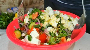 Грузинский салат с овощами и сыром / Вкуснейший рецепт салата /  Папа На Кухне