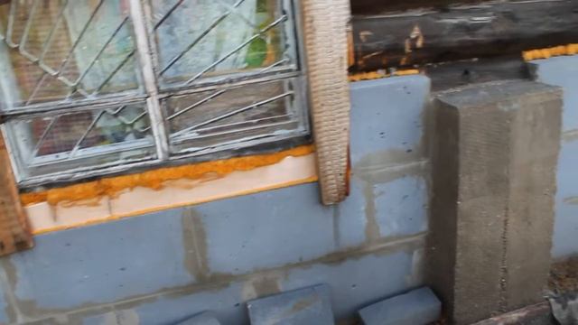 Замена венцов дома на газоблок.