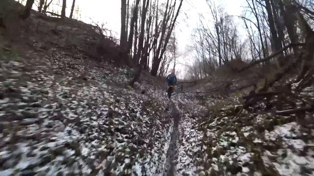 Моя тренировка по мотокроссу в зимнем лесу! Что может старый хард эндуро зимой? смотреть онлайн