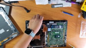 ACER Switch 12 (SW512-52) Internal SSD Replacement, Opening the Case and assembling