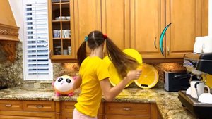 Настя Мия и Артём Готовят Вкусное Полезное Мороженое | Челлендж с мороженым