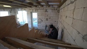 Лестница из бетона. Заканчиваю с опалубкой, вяжу армокаркас.