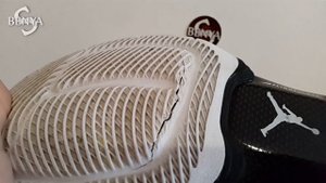 Треснула подошва на кроссовках. Что делать, если лопнула подошва в Air Jordan XX8 (28)?