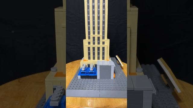 The Empire State Building set by APOSTROPHE games (1997 pieces)