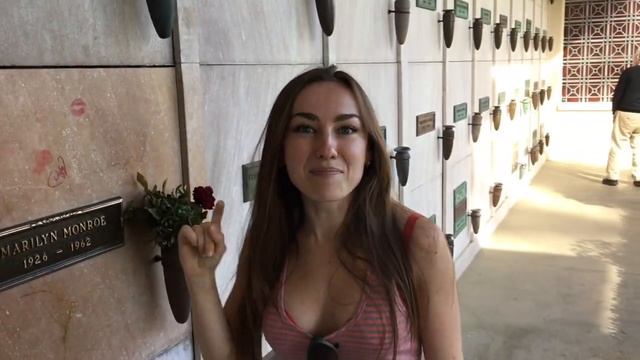 Мэрилин Монро ? и Хью Хефнер ? смотреть онлайн