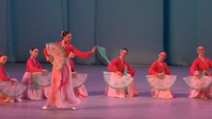 Корейский танец с веерами. Школа-Студия. Балет Игоря Моисеева.