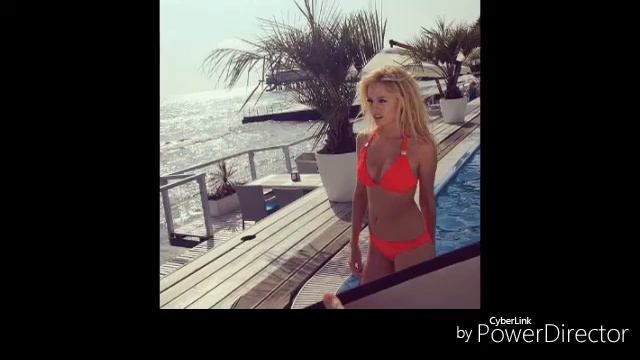 Янина Студилина 👝👔👠👡👜👒