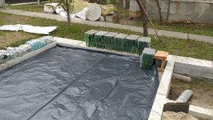 Утепляем пол бутылками,  или как правильно использовать стеклотару в строительстве