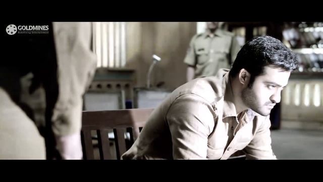 जूनियर एनटीआर की होश उड़ा देने वाली धमाकेदार एक्शन सीन | इंस्पेक्टर दया का गुस्सा | Temper Scene смотреть онлайн