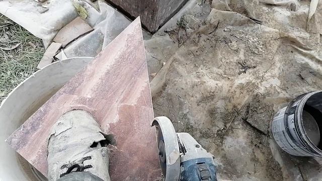 Как подрезать керамогранит болгаркой. Резка твёрдого керамогранита болгаркой.Резка плитки без сколо