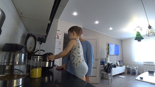 Юрист и сын готовит кашу! смотреть онлайн