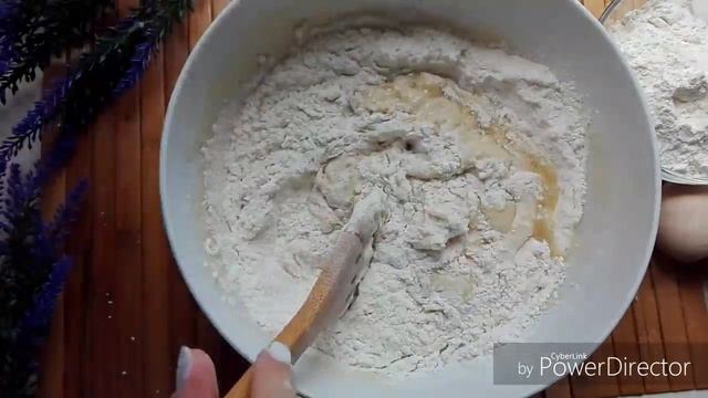 Рогалики с повидлом. Дрожжевые булочки смотреть онлайн