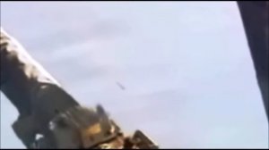 ВИДЕО: Это увидели на трансляции с МКС. Что летает около Земли. Видео НЛО снятое с МКС