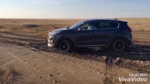 Kia Sportage 4 в грязи! Отключена стабилизация, полный привод заблокирован!