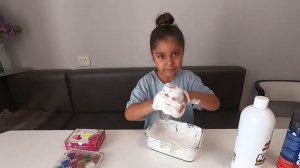 КАК СДЕЛАТЬ БОЛЬШОЙ СЛАЙМ ИЗ КЛЕЯ, ТЕТРАБОРАТА НАТРИЯ И ПЕНЫ ДЛЯ БРИТЬЯ.