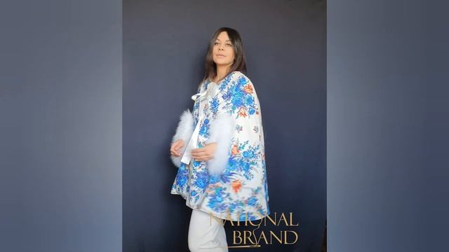 Накидка- кейп из павловопосадского платка "Снежинки цветы" с мехом песца. смотреть онлайн