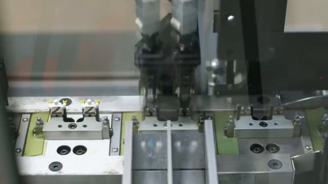 Как делают Lego Минифигурки / Русский перевод - SDafiYT смотреть онлайн