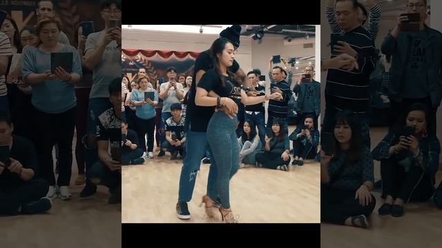 Albir Rojas x Ngọc Naru - Kizomba Fusion смотреть онлайн