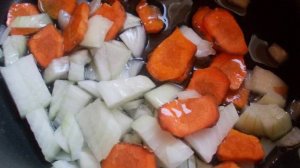 Суп с куриными сердечками и брокколи