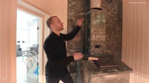 Баня с чугунной печью, бассейном и непромокаемым диваном
