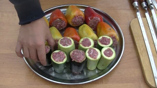 ЛЮЛЯ КЕБАБ в ОВОЩАХ / СОЧНЫЙ ШАШЛЫК НА УГЛЯХ / РЕЦЕПТ ОТ ТИХОН ГОТОВЬ и ПУТЕШЕСТВУЙ