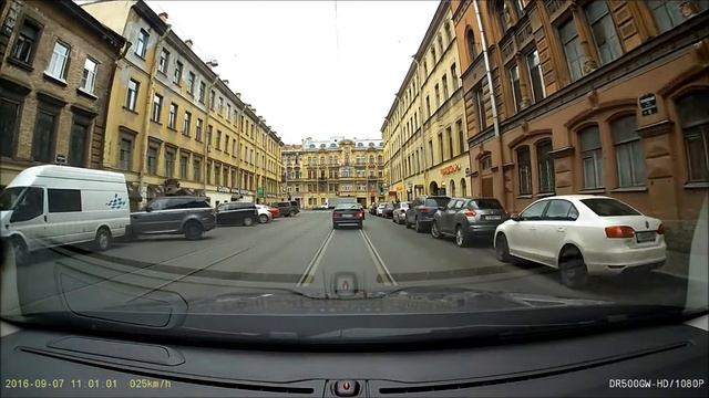 Незаконная праковка ресторана "Корейко", Колокольная ул. 18, Санкт-Петербург, Россия