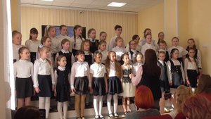 1 - Б.Заходер "Дождик песенку поёт", хор младших классов