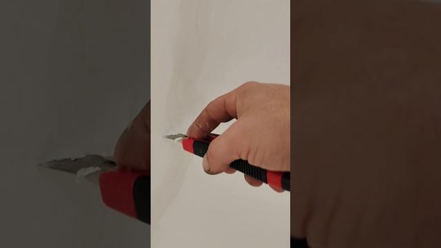 КАК заделать микро трещины на потолке