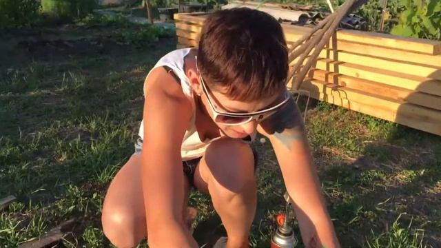 Дачные Пули от Юли. Как быстро разжечь костёр. ОПАСНО! ГОРЕЛКА! смотреть онлайн