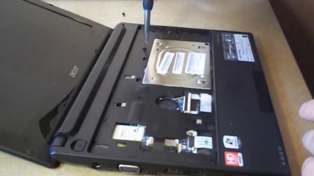 Acer Aspire One 522 PART 1. RAM & HDD change смотреть онлайн