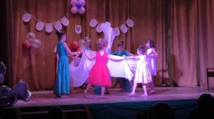 Танец "Мама первое слово"