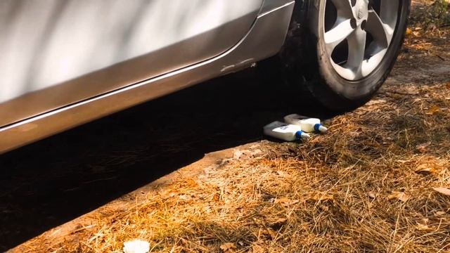 Лайфхакер! Давим клей ПВА! Переедем автомобилем! Давим колесом!что если? смотреть онлайн