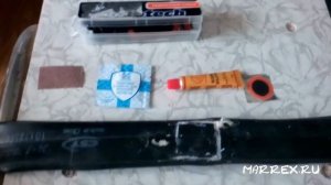 Заклеить камеру с помощью "ремкомплекта"