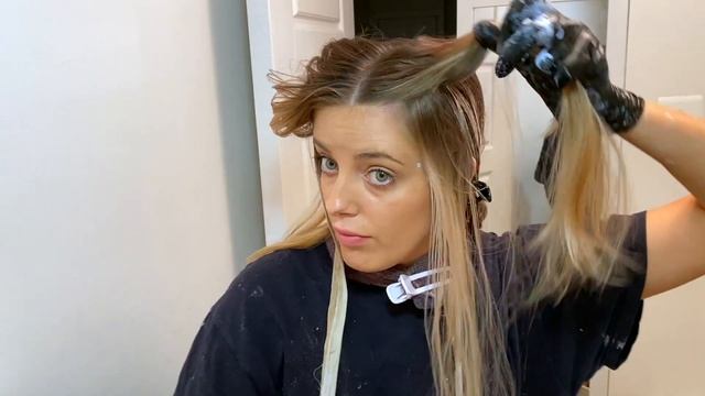 How to Dye Your Hair Blond at Home (and what not to do!) смотреть онлайн