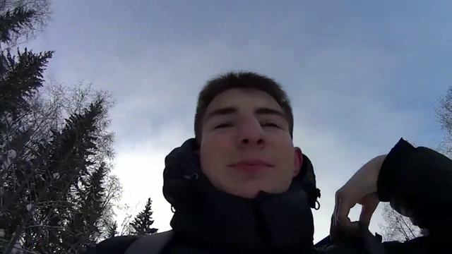 Читаю Книгу на Берегу Реки смотреть онлайн